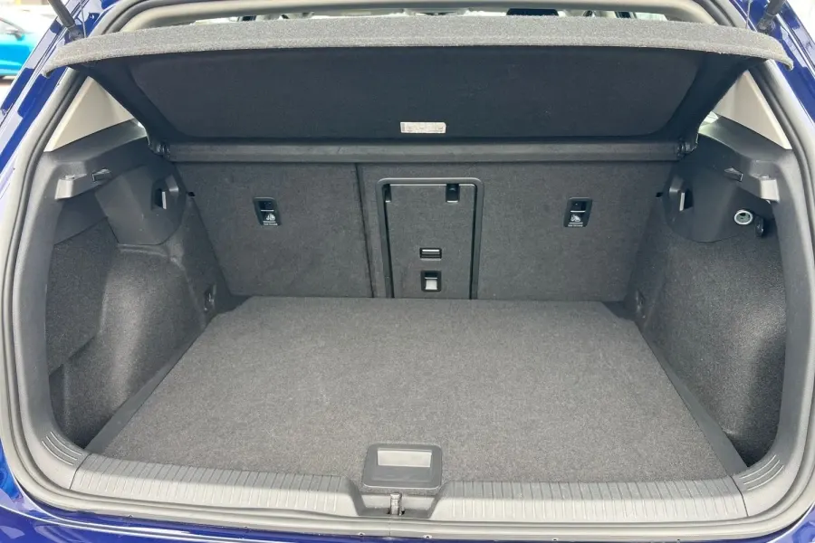 2021 Volkswagen Golf 1.5 TSI Life in Blue — photo 6